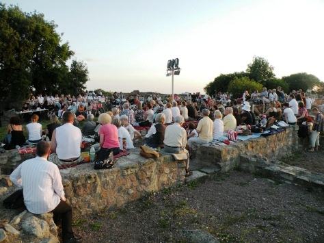 Strahlender Sonnenschein empfing alle Gäste und lud zu einem Picknick der besonderen Art ein.