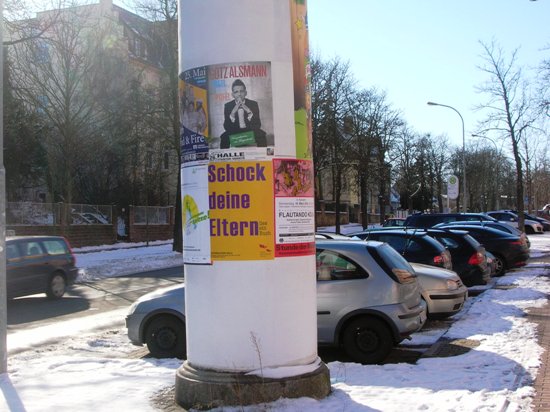 Vor dem Klinikum Kröllwitz in der Ernst-Grube-Straße.