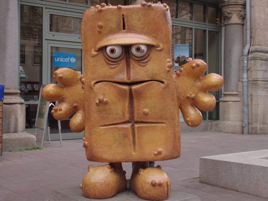 Christine und Aileen treffen Bernd das Brot in Erfurt. Bernd war zu einem Foto für unsere Bildergalerie bereit. Vielen Dank dafür.