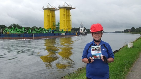Auf einer Radtour entlang am Nord-Ostsee-Kanal kann man viele große 